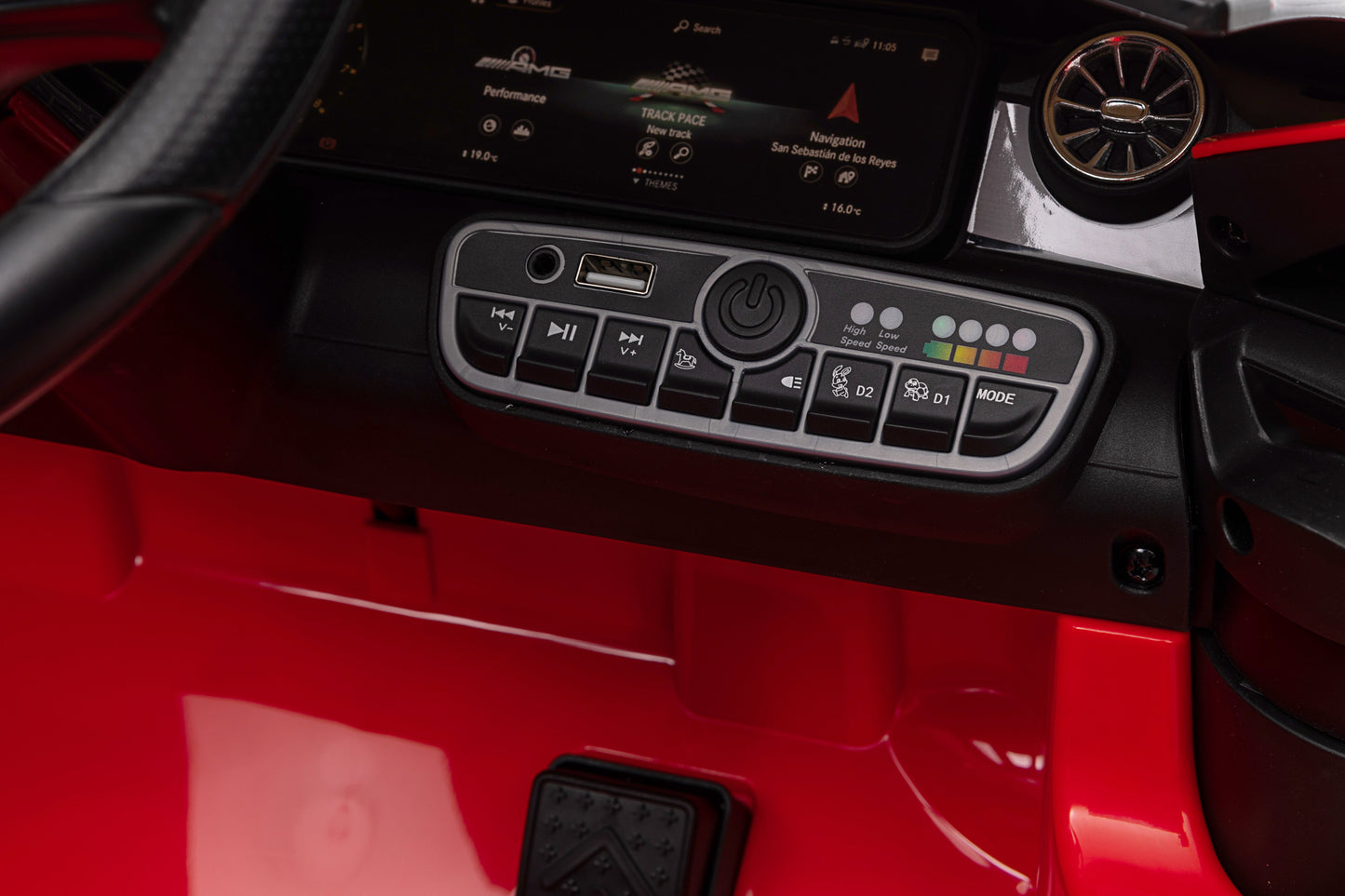 628 Mercedes Benz CLA45 Licensed Ride on Car with 2.4G Remote Control